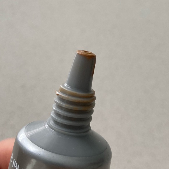 Tinted moisturizer - Picture 3 of 5